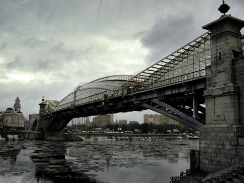 Выставка замечательных фотографий мостов