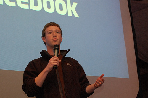 Вьетнамские каникулы Цукерберга – шанс разблокировать Facebook в стране?