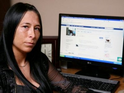 17 человек, которых уволили за использование Facebook