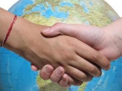 Теория шести рукопожатий: Facebook утверждает, что мир ещё теснее
